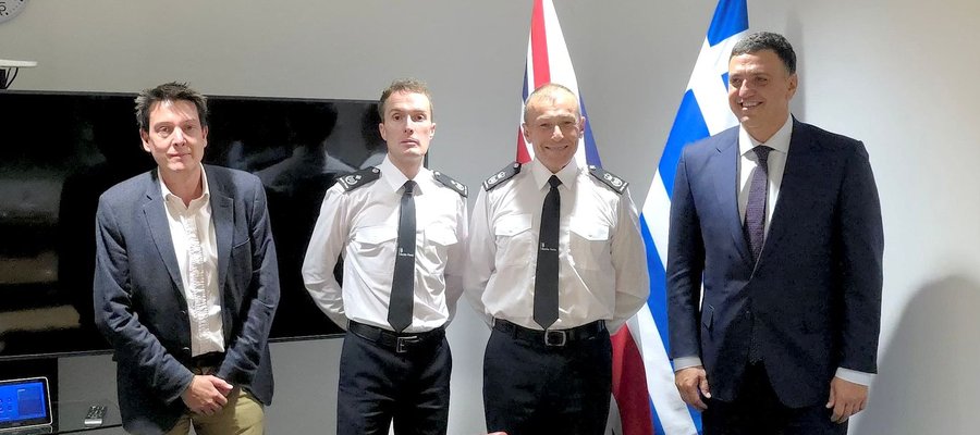 Β. Κικίλιας από Λονδίνο: «Μάχη των λιμενικών στα θαλάσσια σύνορά μας»