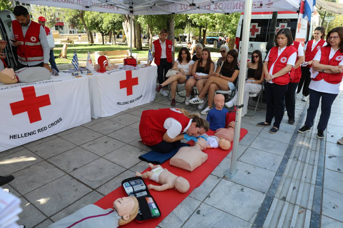Ο Ε.Ε.Σ. τιμά την Παγκόσμια Ημέρα Πρώτων Βοηθειών με μεγάλη δράση στην Πλατεία Συντάγματος