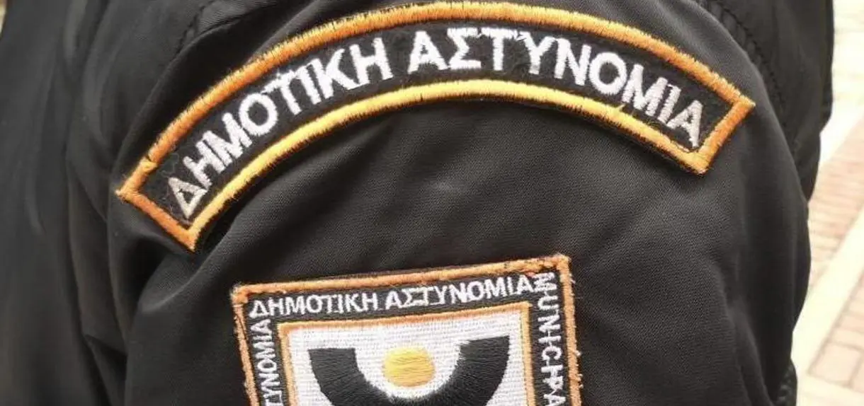 Πρόστιμο 500 ευρώ σε δημότη Θεσσαλονίκης, που πέταξε ογκώδη σε πεζοδρόμιο