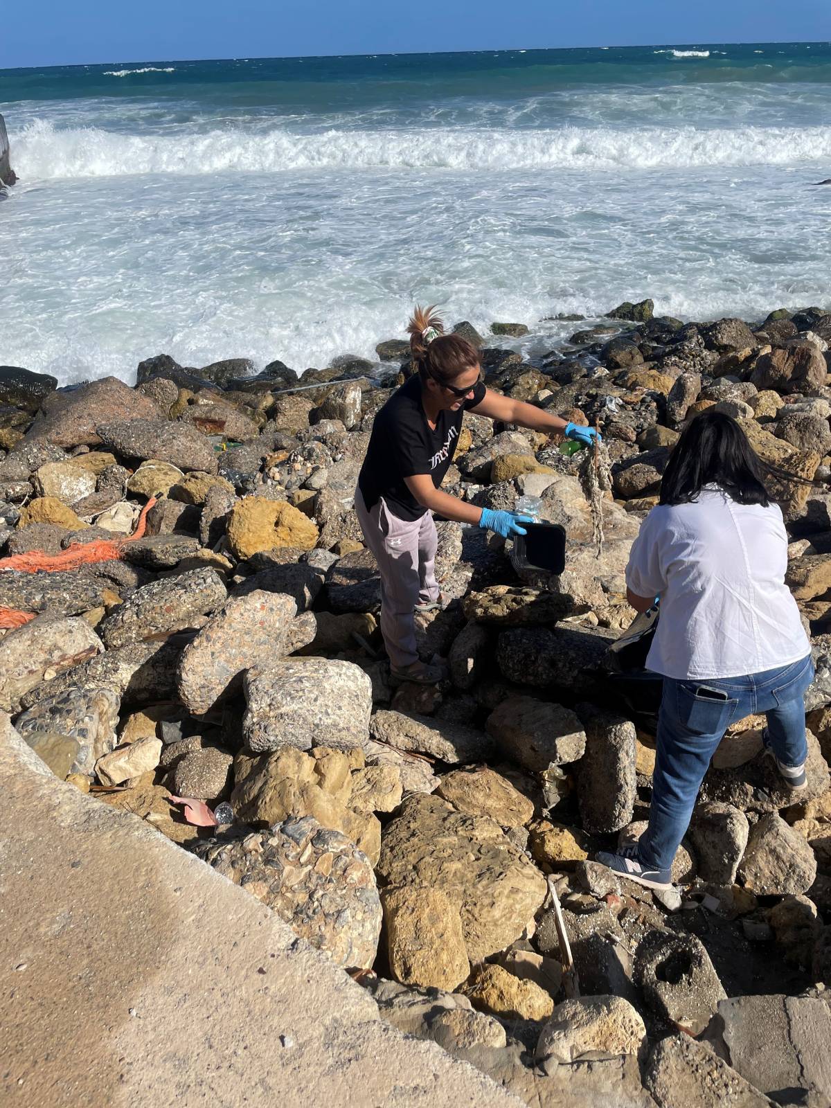 Δράση “EU Beach Cleanup” – Ο Οργανισμός Λιμένος Ηρακλείου, ο Δήμος Ηρακλείου και το Κεντρικό Λιμεναρχείο Ηρακλείου  καθάρισαν  τον κόλπο του Δερματά 
