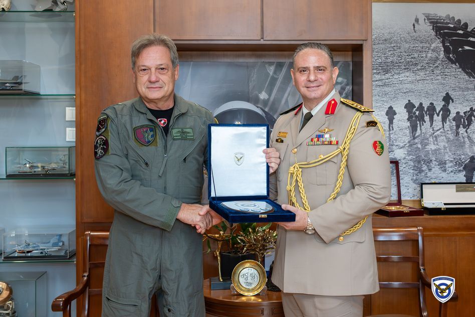 Συνάντηση Αρχηγού ΓΕΑ με τον Παραδίδοντα και τον Παραλαμβάνοντα ΑΚΑΜ της Αιγύπτου