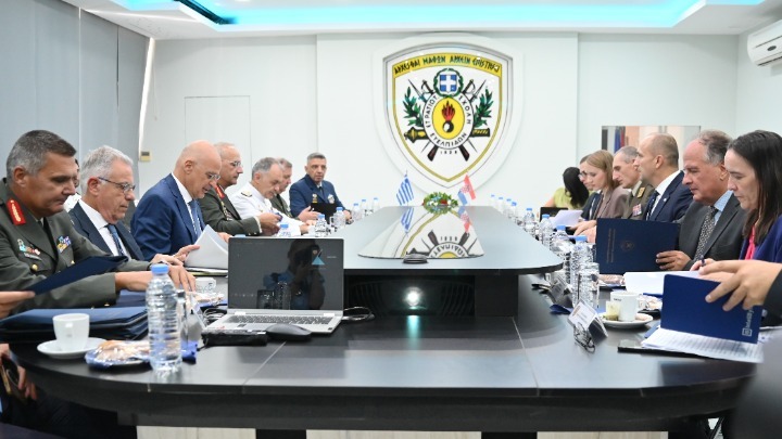 Aμυντική συνεργασία Ελλάδας και Κροατίας – Συνάντηση Δένδια με τον αναπληρωτή πρωθυπουργό και υπουργό ‘Αμυνας της Κροατίας
