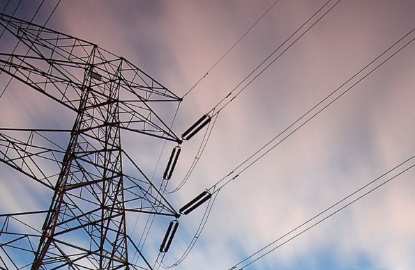 10 τρόποι για να μειώσετε τους λογαριασμούς ρεύματος με έξυπνες επιλογές