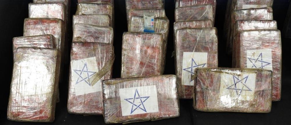 “Λαβράκι” της ΑΑΔΕ στον Πειραιά: Εντοπίστηκαν 39 κιλά κοκαΐνης σε κοντέινερ με μπανάνες