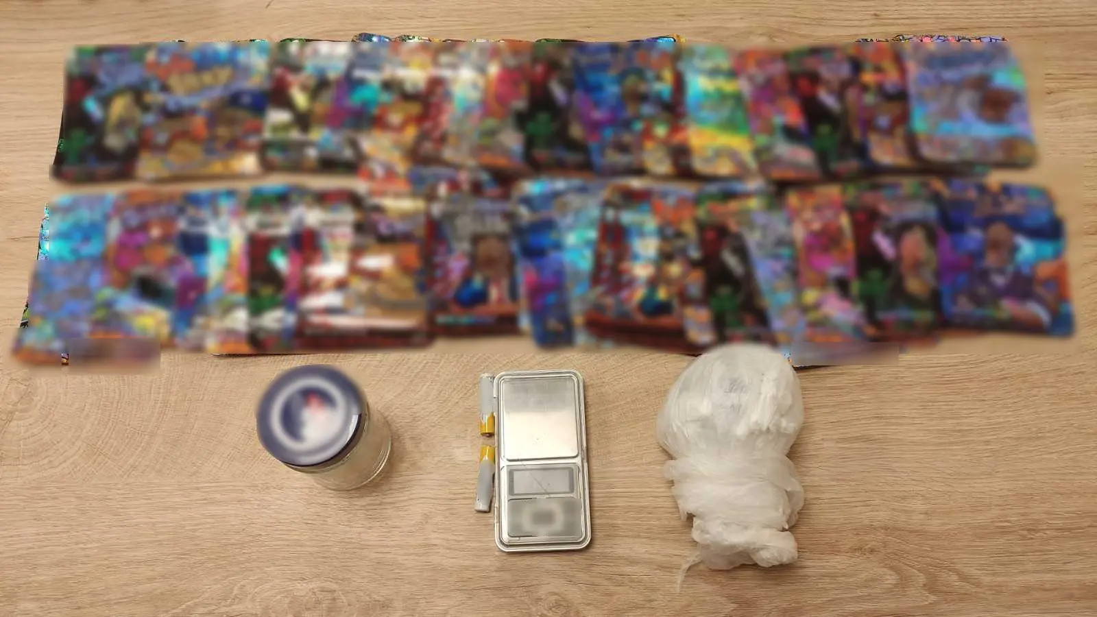 Δύο άτομα και ένας ανήλικος, έκρυβαν τα ναρκωτικά σε δασική περιοχή της Καστοριάς (βίντεο)