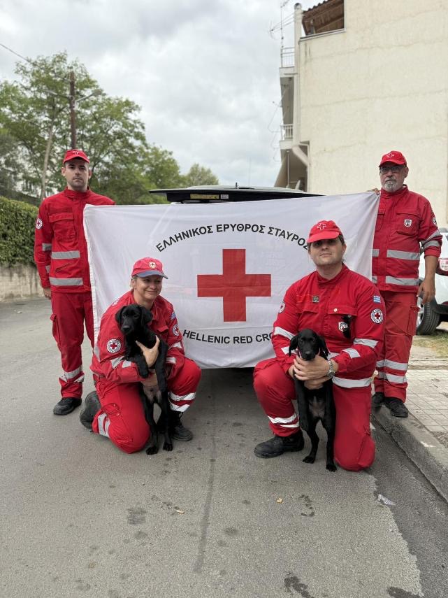 Ο Ε.Ε.Σ. ενισχύει την Κυνοφιλική Ομάδα Έρευνας & Διάσωσης (Κ9) με δύο νέα σκυλάκια