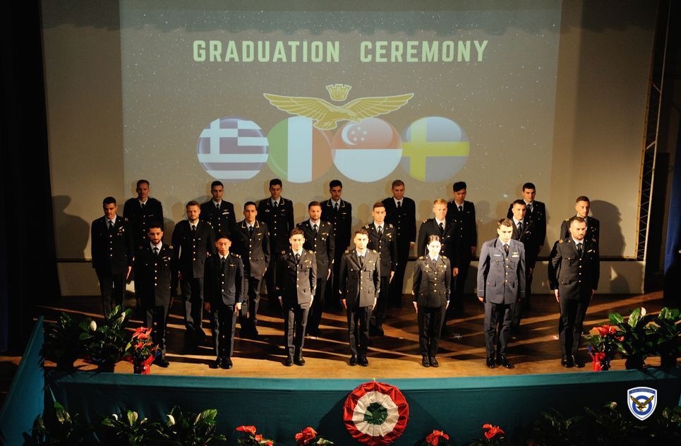 Τελετή Αποφοίτησης Ελλήνων Ανθυποσμηναγών στην Αεροπορική Βάση Galatina της Ιταλίας