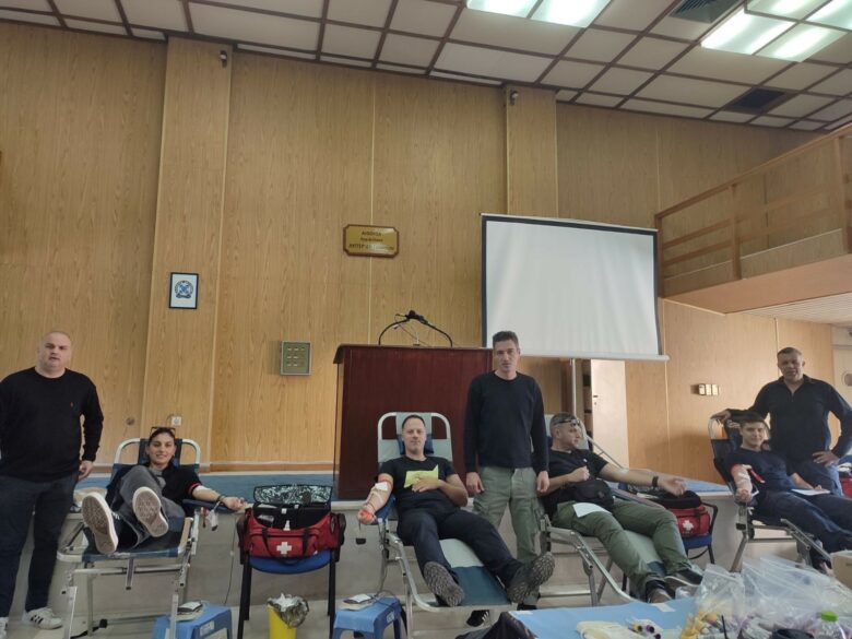 Μεγάλη συμμετοχή των αστυνομικών στην αιμοδοσία που διοργάνωσε η Ε.ΑΣ.Υ.Α. στη Διεύθυνση Αστυνομικών Επιχειρήσεων Αττικής