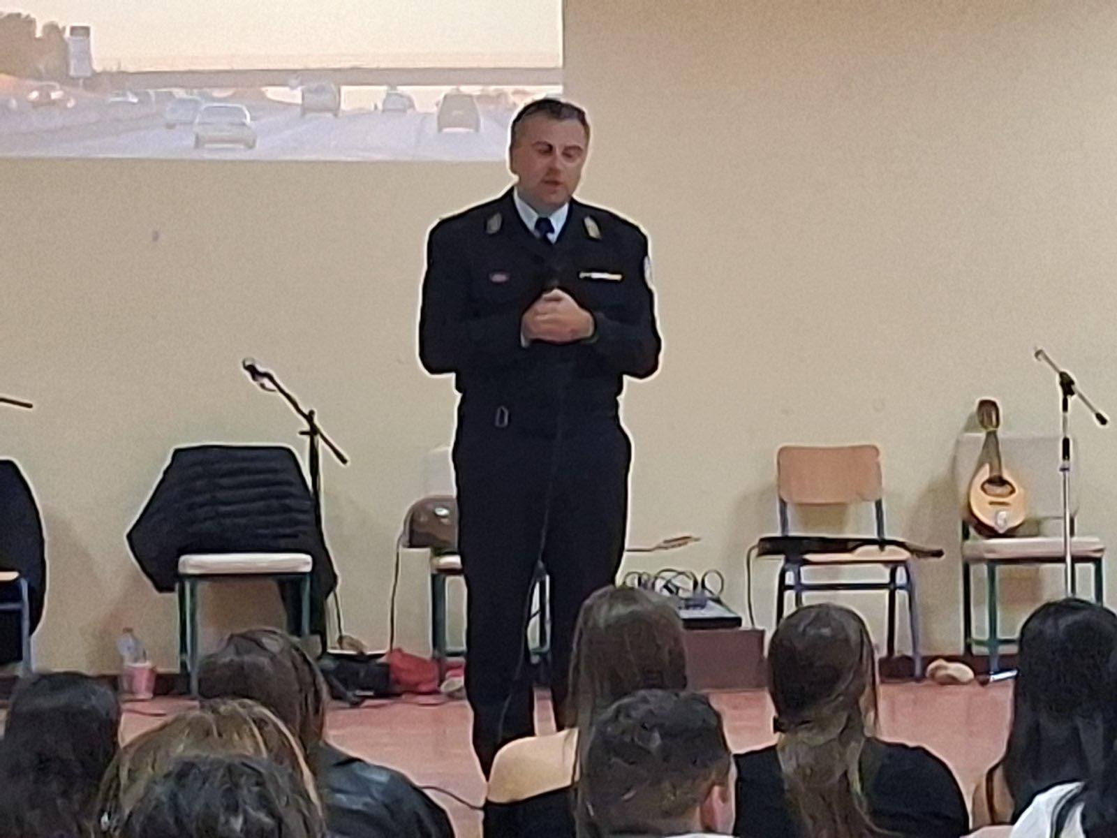 Η Τροχαία Ηρακλείου στο 1ο ΕΠΑΛ Ηρακλείου (video)