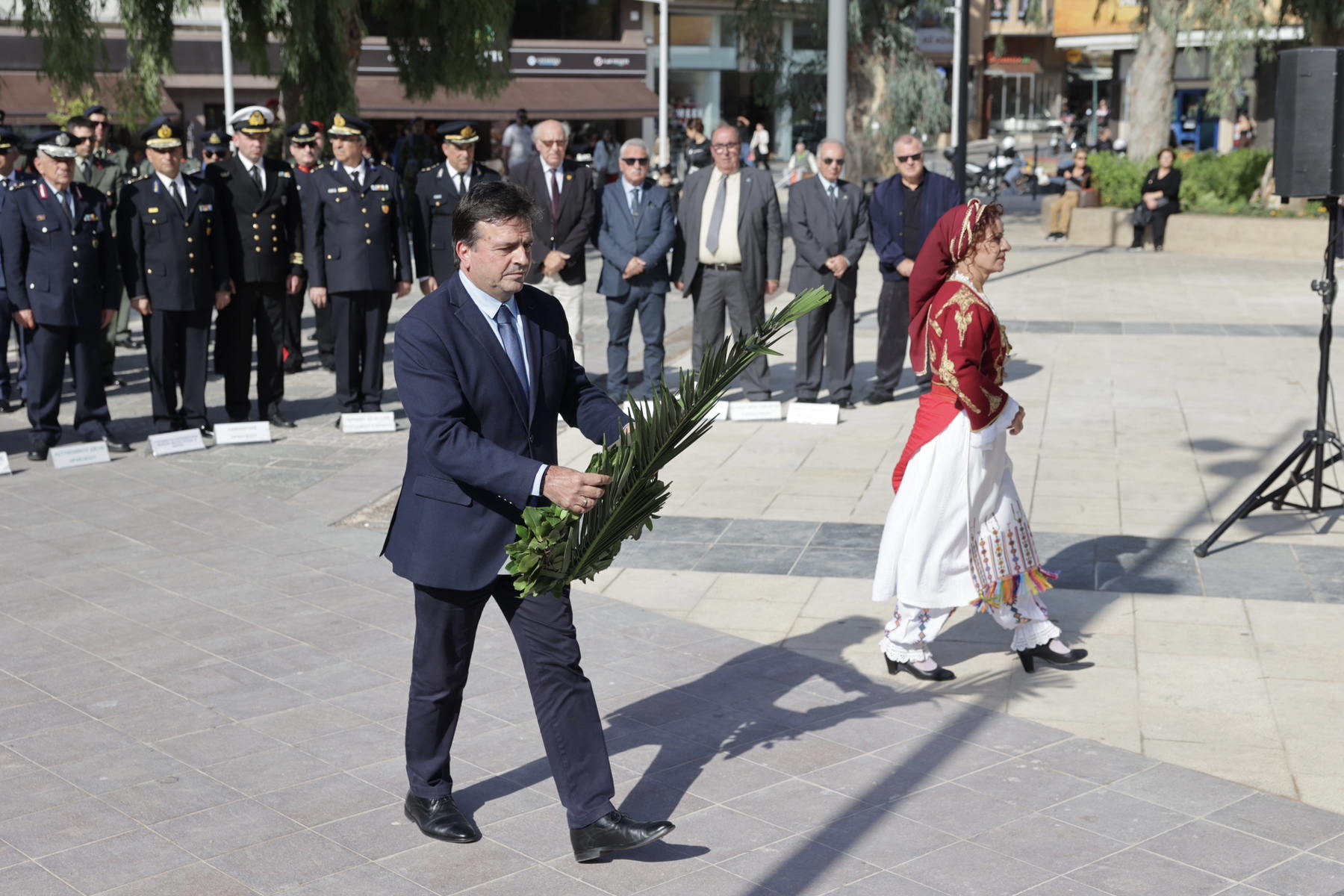 Με επιμνημόσυνη δέηση και κατάθεση στεφάνων τιμήθηκε στο Ηράκλειο η Hμέρα των Ενόπλων Δυνάμεων