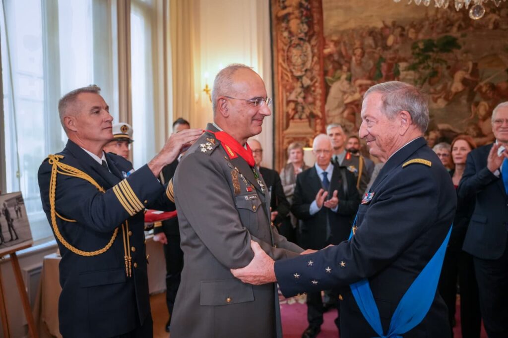 Απονομή Τίτλου του «Ταξιάρχη της Λεγεώνας της Τιμής» στον Αρχηγό ΓΕΕΘΑ