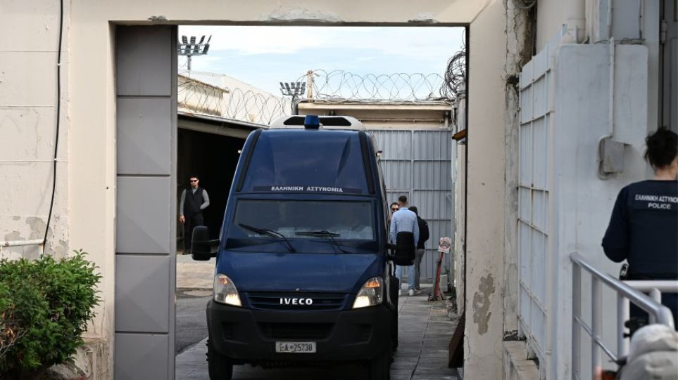 Προφυλακιστέοι οι τέσσερις κατηγορούμενοι για διακεκριμένες κλοπές με λεία σχεδόν 300.000 ευρώ