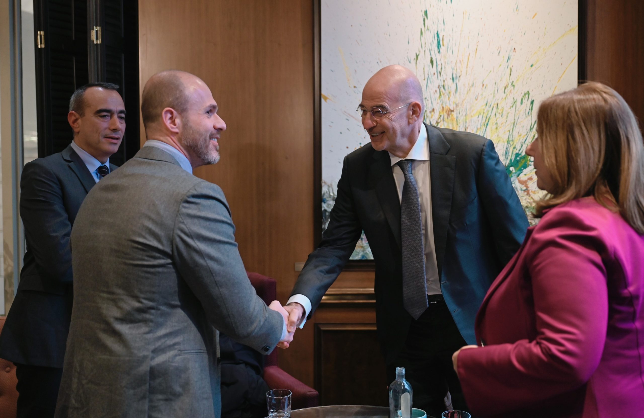 Συνάντηση Δένδια με τον γενικό διευθυντή Αμυντικής Βιομηχανίας και Διαστήματος της ΕΕ