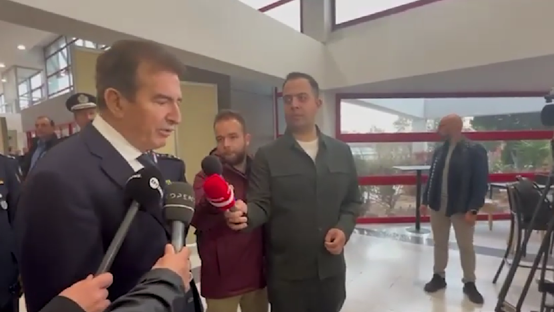 Μιχάλης Χρυσοχοΐδης, στη Θεσσαλονίκη, πριν την έναρξη της εκδήλωσης «Μαζί Σπάμε τη Σιωπή: 13 πόλεις ένα Μέτωπο κατά της Ενδοοικογενειακής Βίας»