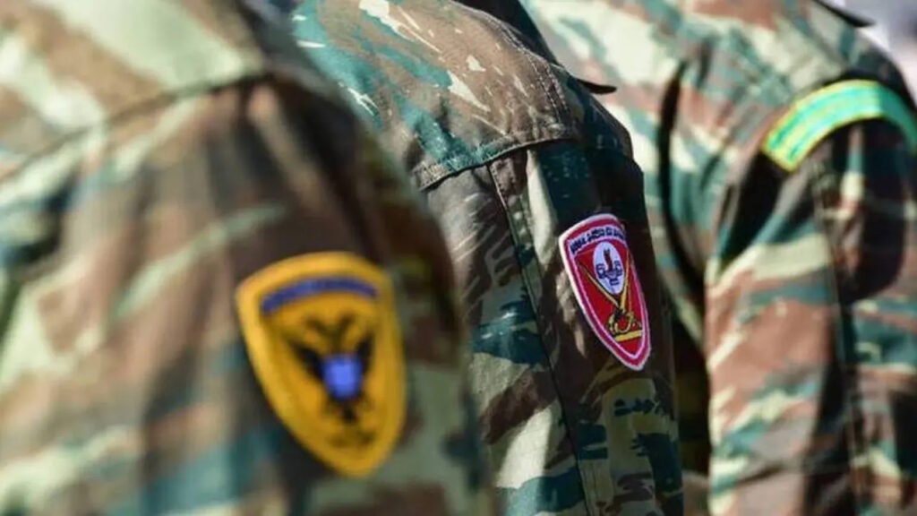 Νέο μισθολόγιο ενστόλων – Αυξήσεις και αναδρομικά έως 3 μήνες