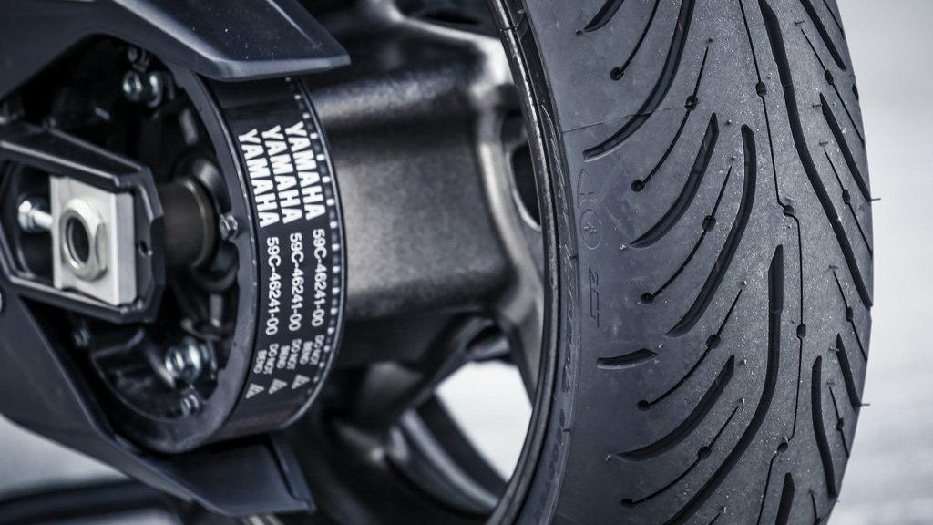 Οι κίνδυνοι από φθαρμένα λάστιχα στη μηχανή