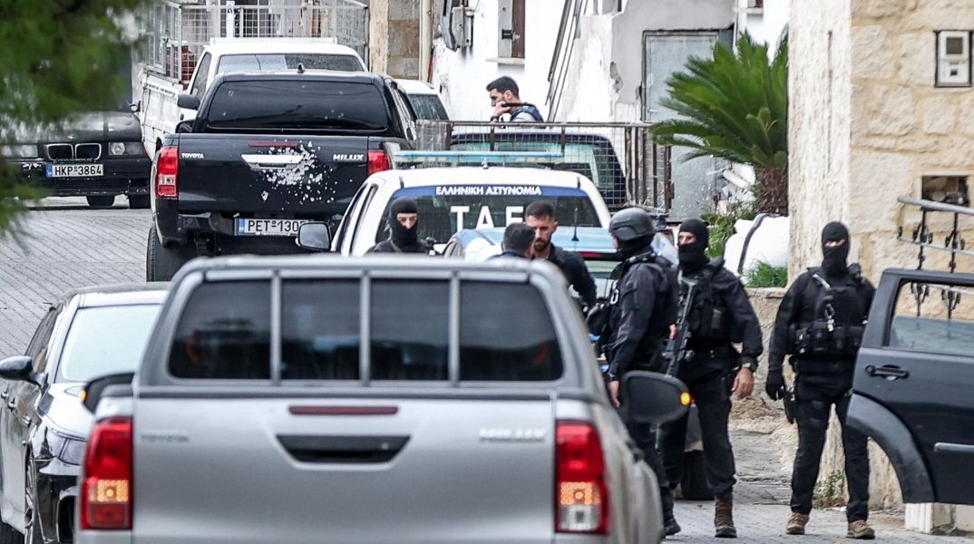 Απολογήθηκαν και κρίθηκαν προσωρινά κρατούμενα, τα τρία αδέλφια για το μακελειό στα Βορίζια