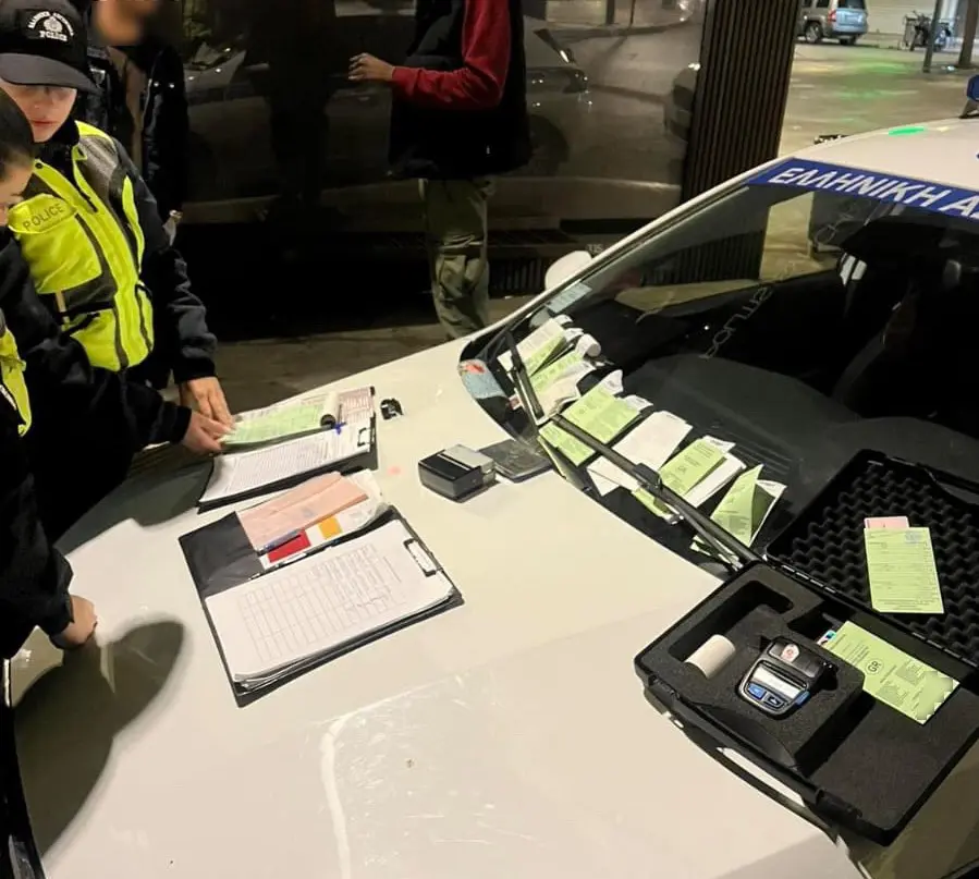 338 παραβάσεις σε οδηγούς που είχαν καταναλώσει αλκοό σε οδικούς άξονες της Αττικής σε 12.371 ελέγχους αλκοολομέτρησης