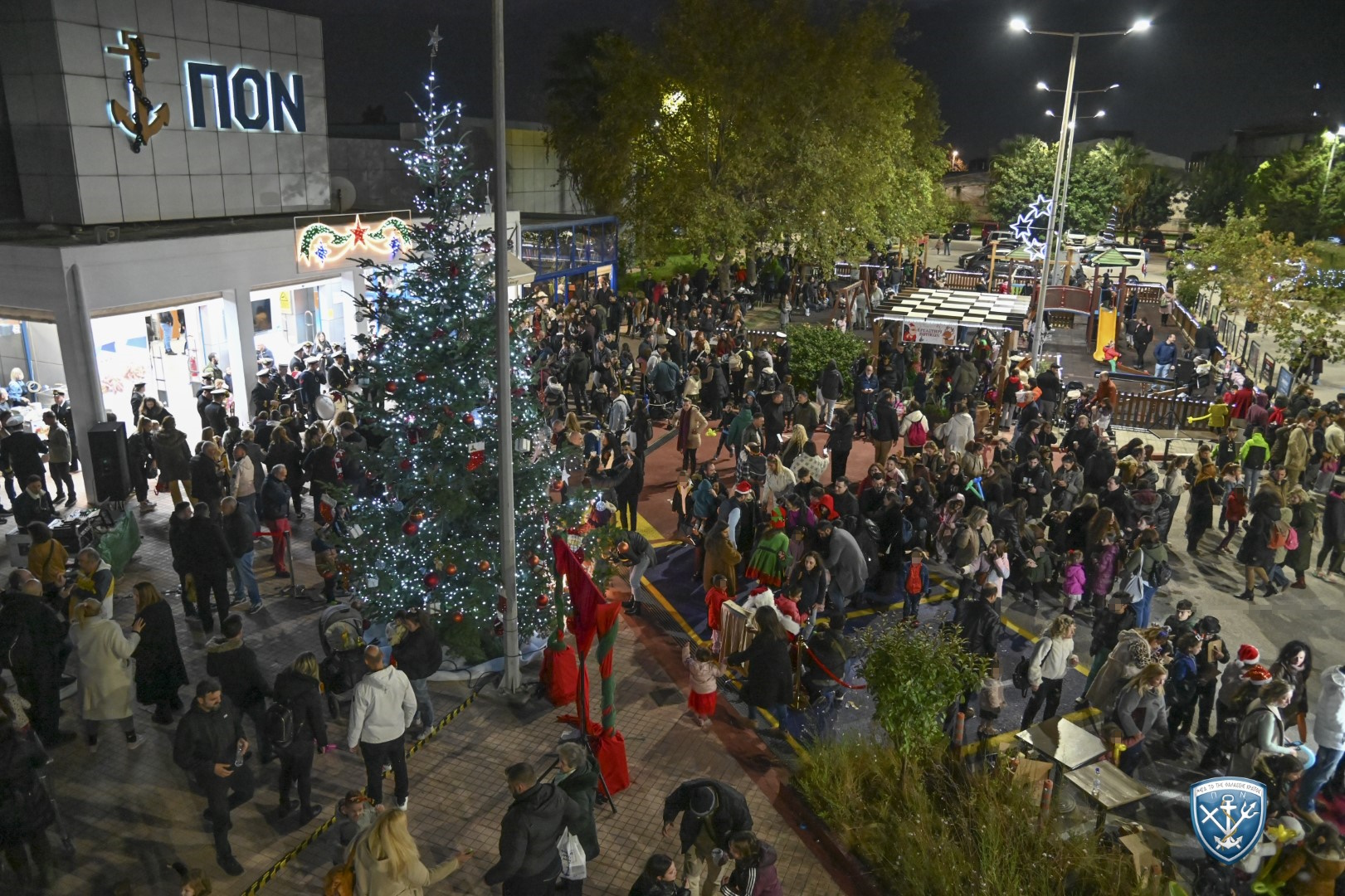 Φωταγώγηση Χριστουγεννιάτικου Δέντρου στον Προμηθευτικό Οργανισμό Ναυτικού
