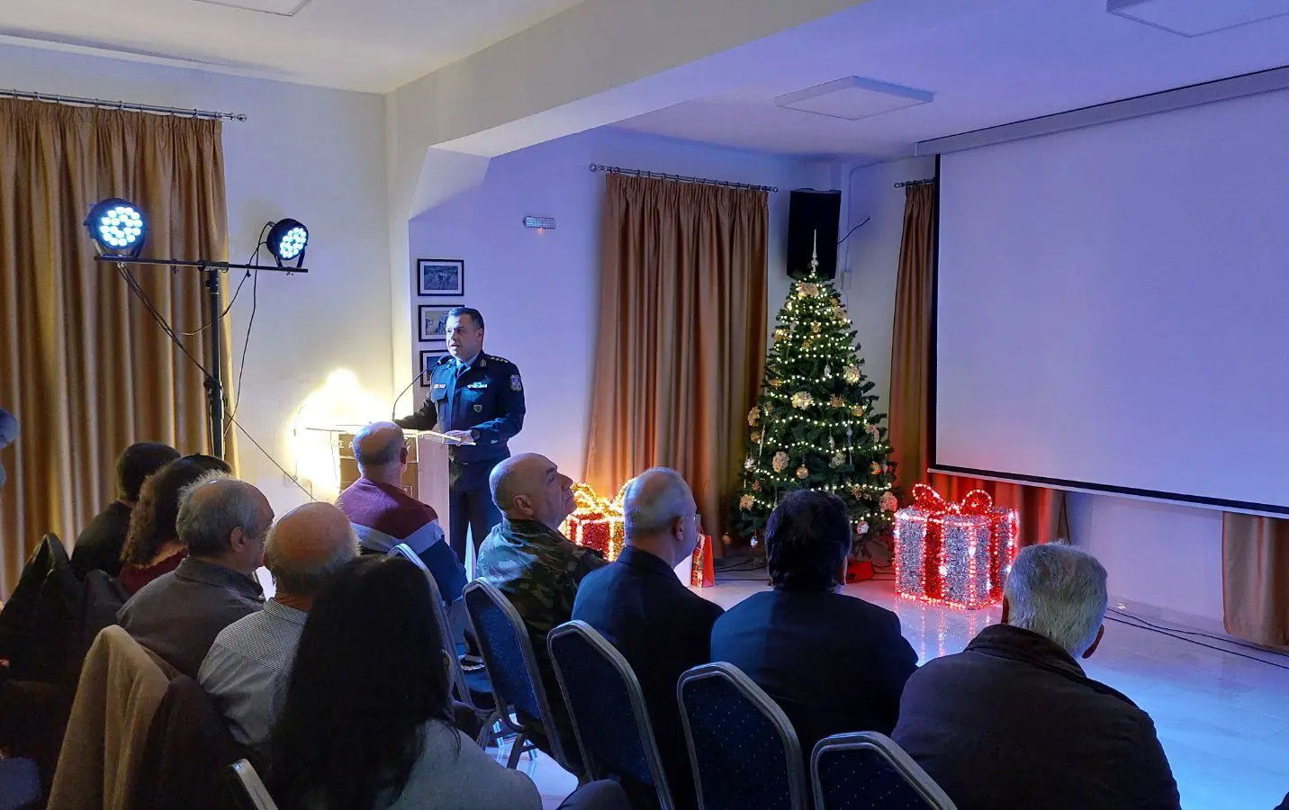 Δώρα μοιράστηκαν στους μαθητές του Αγαθονησίου, στο πλαίσιο Χριστουγεννιάτικης Εκδήλωσης