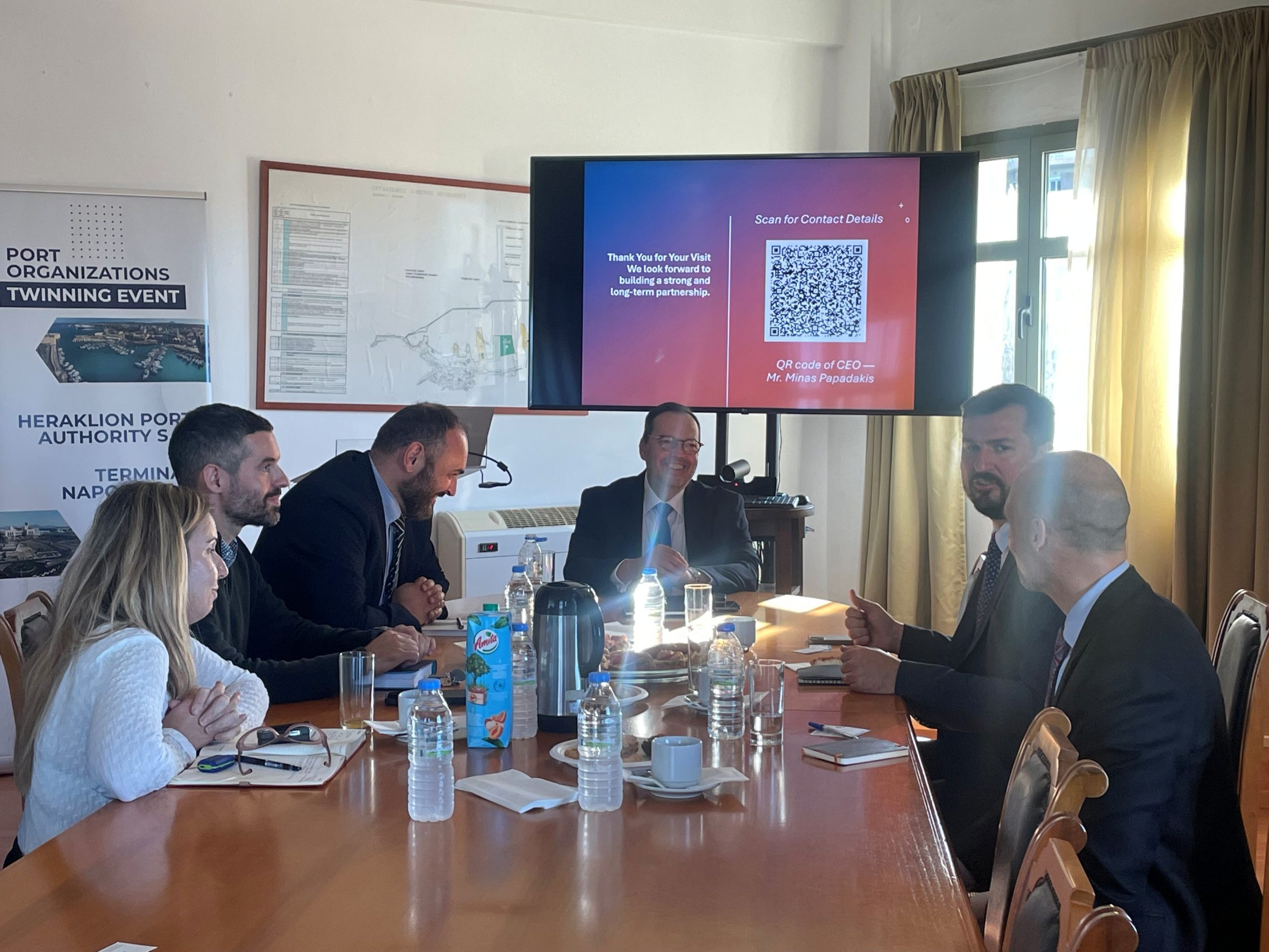 Επίσκεψη της Πρεσβείας των ΗΠΑ στο Λιμάνι Ηρακλείου – Συνάντηση με τον Διευθύνοντα Σύμβουλο του Οργανισμού Λιμένος