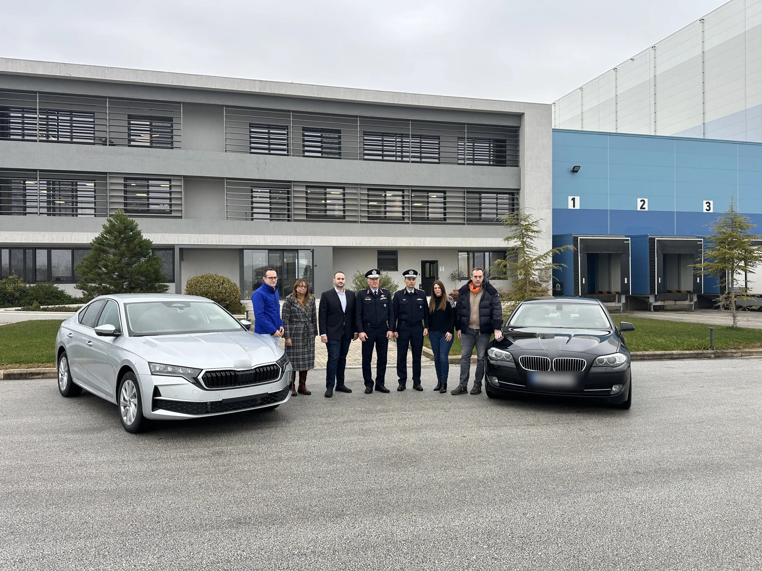 Δωρεά δύο οχημάτων από την εταιρεία «ΕΛΛΗΝΙΚΑ ΓΑΛΑΚΤΟΚΟΜΕΙΑ Α.Ε.»  για τις ανάγκες της Διεύθυνσης Αστυνομίας Τρικάλων