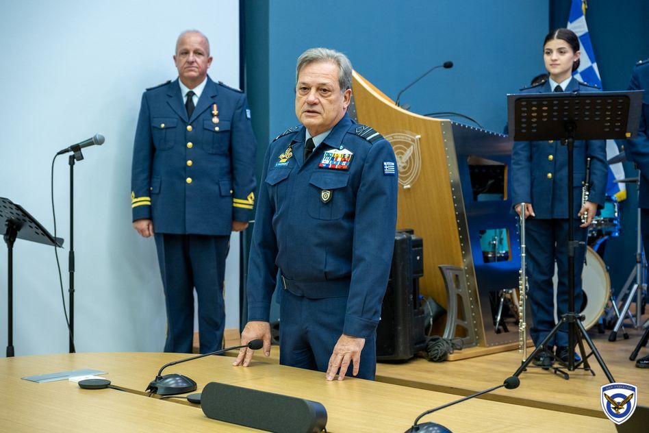 Ανταλλαγή Ευχών του Αρχηγού ΓΕΑ με το Προσωπικό (video)