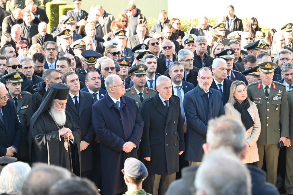 Παρουσία Θανάση Δαβάκη στις εκδηλώσεις για την 82η Επέτειo Μνήμης του Ολοκαυτώματος στα Καλάβρυτα