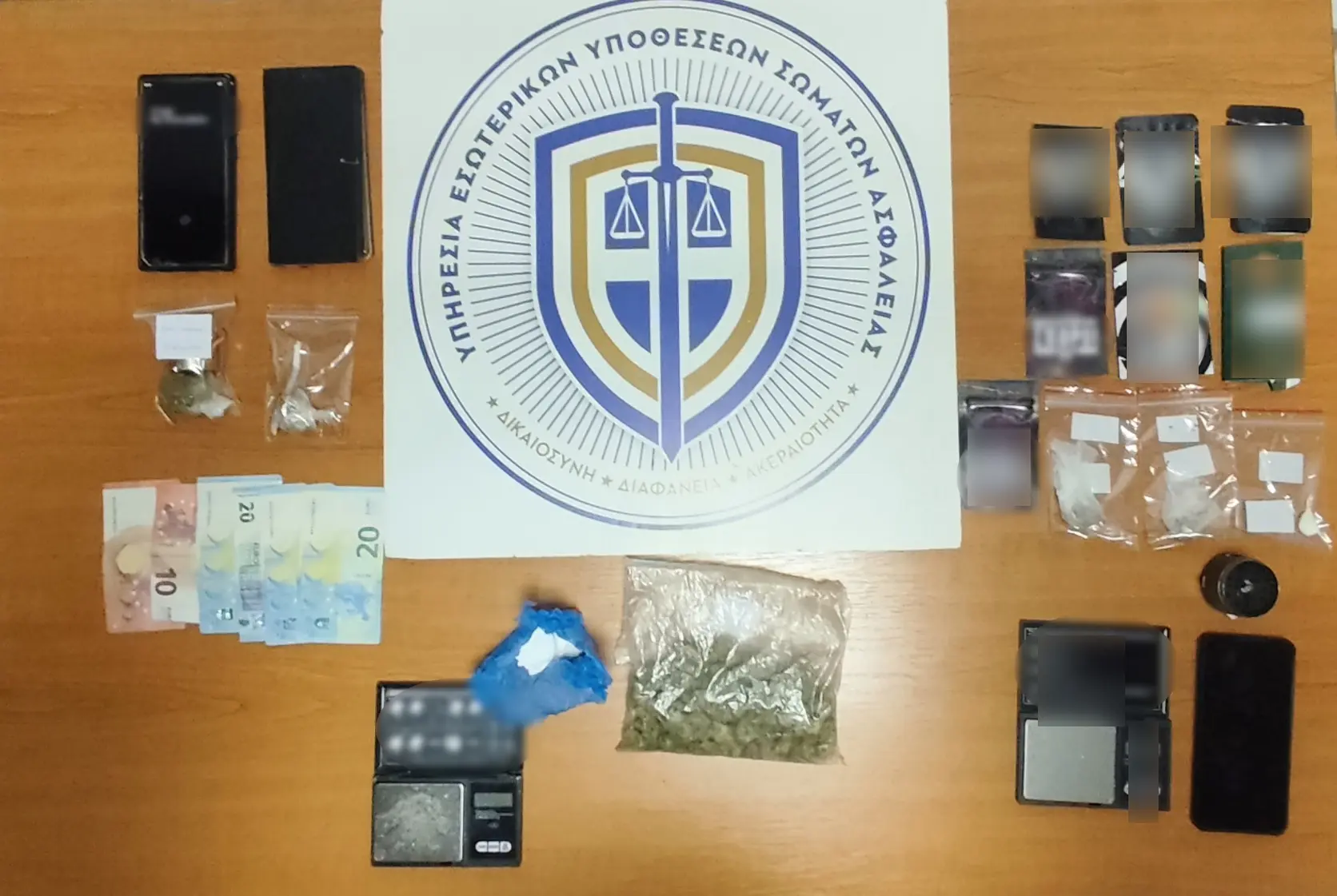 Σύλληψη 3  ατόμων, μεταξύ των οποίων και ένας Υπαρχιπυροσβέστης, για κατοχή και διακίνηση ναρκωτικών ουσιών (video) 