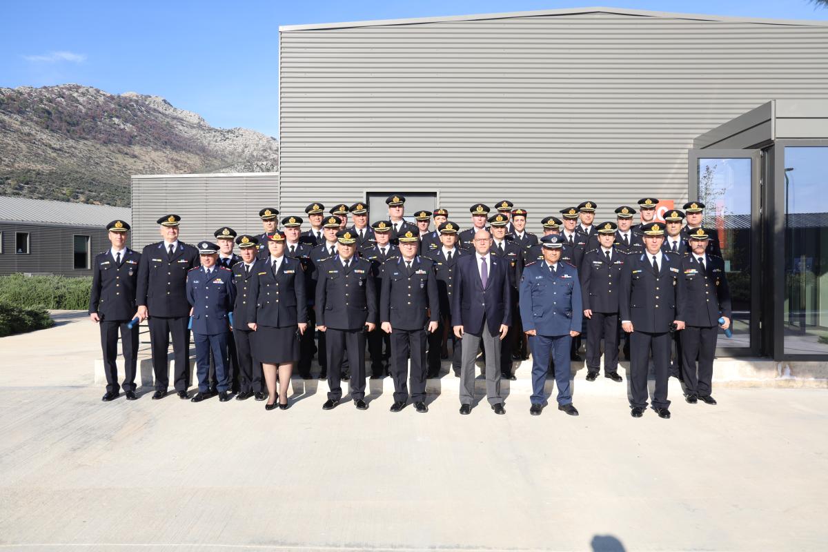 Τελετή αποφοίτησης της 5ης Εκπαιδευτικής Σειράς Πυράρχων της Σχολής Επαγγελματικής Μετεκπαίδευσης Επιτελών Στελεχών της Π.Α. (video)