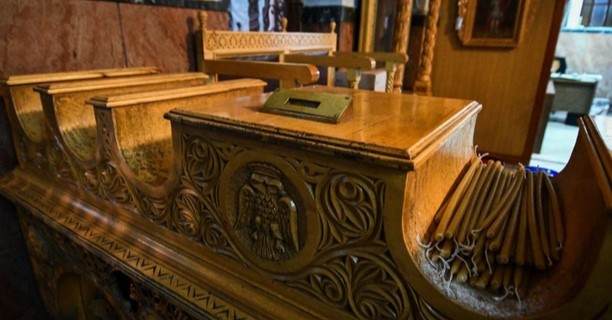 2 αλλοδαποί έκλεψαν χρυσαφικά, λίρες και διάφορα τιμαλφή, αξίας περίπου 3.000 ευρώ, από Μονή στα Γρεβενά