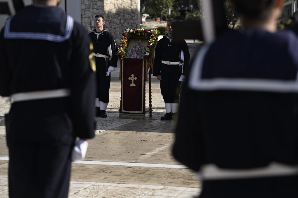 Παρουσία Νίκου Δένδια στην τελετή επίσημου εορτασμού του Προστάτη του Πολεμικού Ναυτικού Aγίου Νικολάου στη ΣΝΔ
