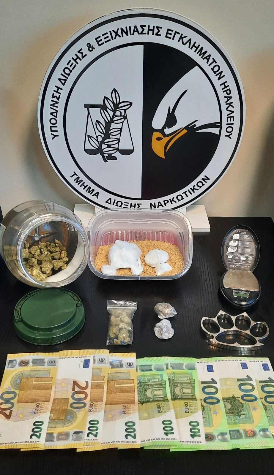 Ηράκλειο: Σύλληψη 30χρονου για ναρκωτικά στο αυτοκίνητο και το σπίτι του