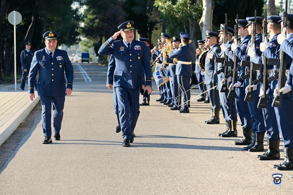 Επίσκεψη Αρχηγού ΓΕΑ στην ΑΒ Δεκέλειας