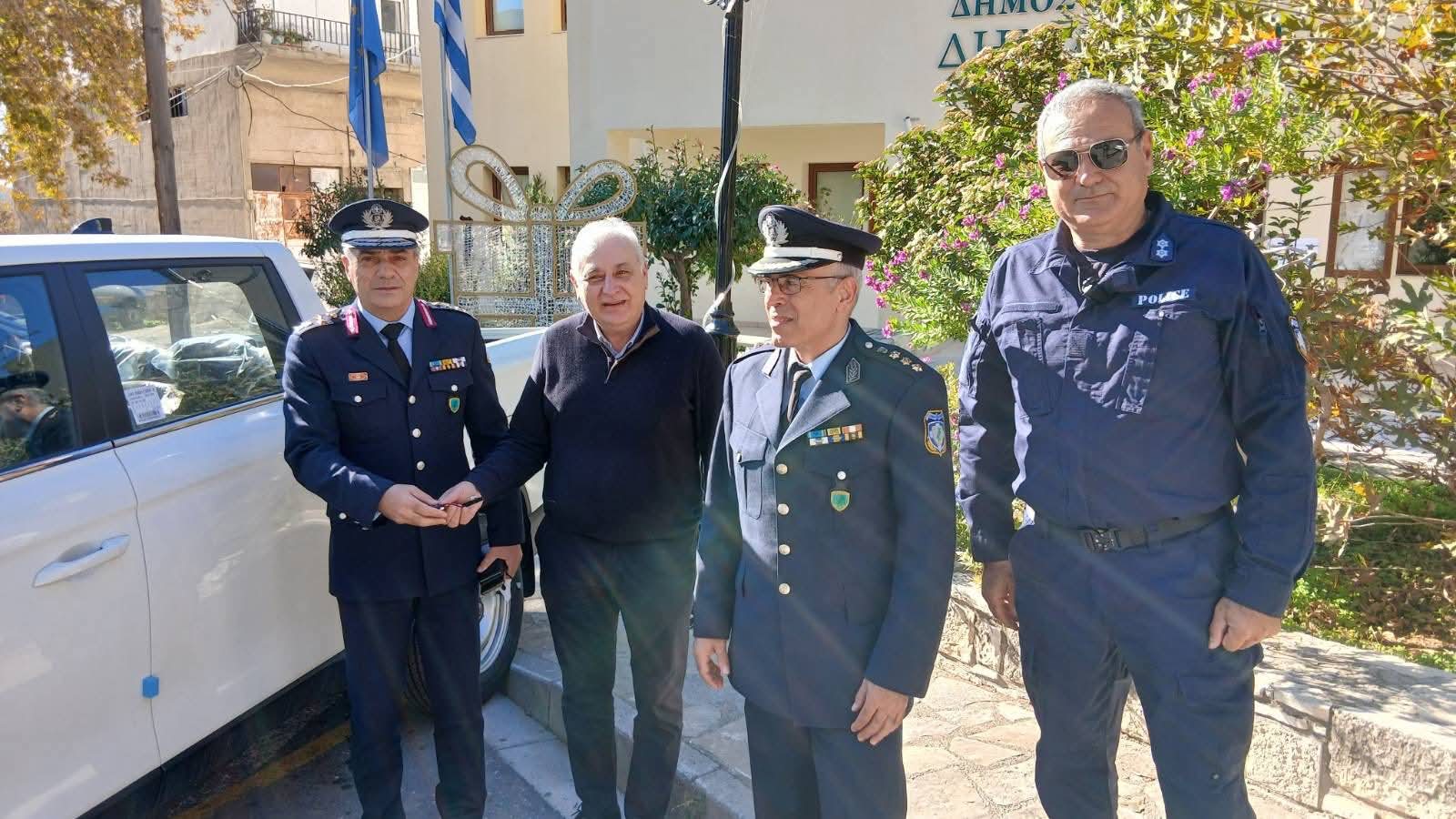 Δωρεά ενός περιπολικού αυτοκινήτου από το Δήμο Βιάννου στο Αστυνομικό Τμήμα Βιάννου