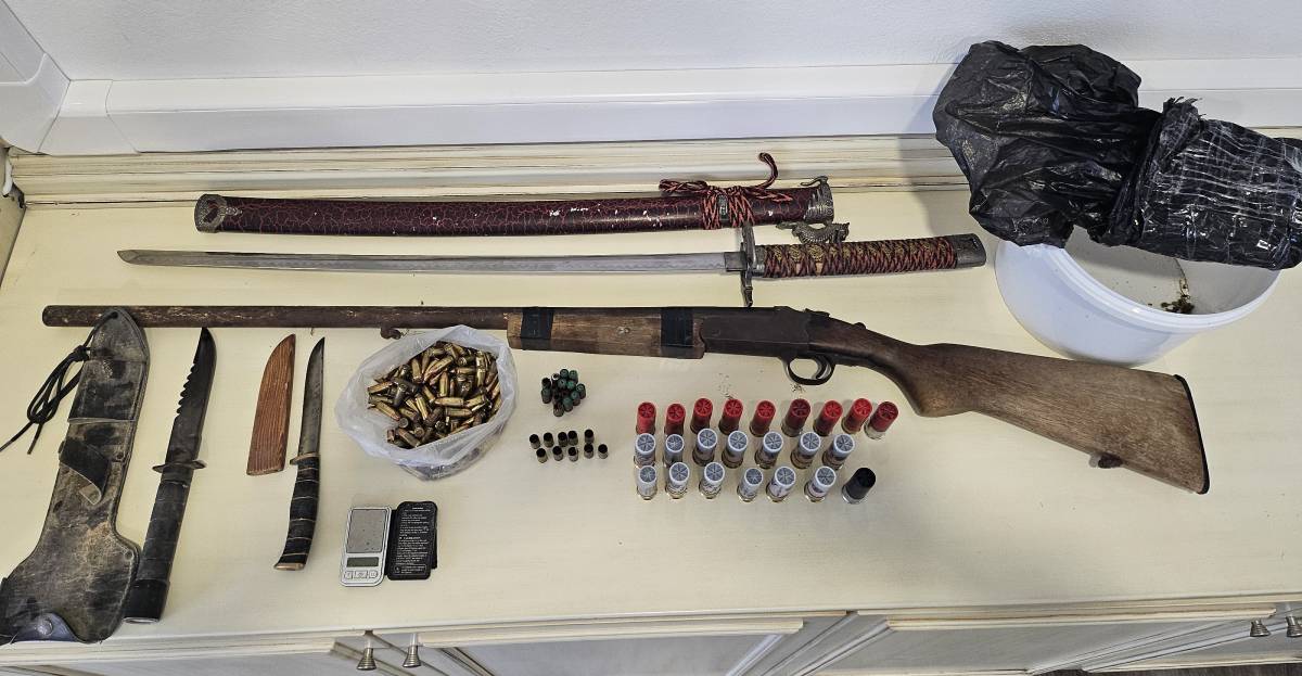 Σύλληψη 2 ατόμων για παραβάσεις της νομοθεσίας περί ναρκωτικών ουσιών και όπλων στο Δήμο Μινώα Πεδιάδος