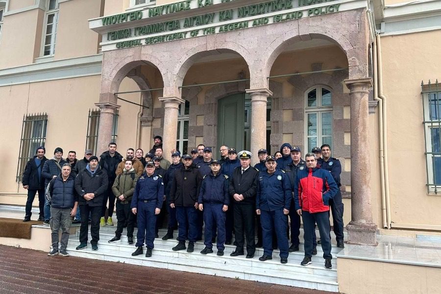 Ένστολη κινητοποίηση λιμενικών της Λέσβου  για το Μετοχικό Ταμείο Ναυτικού (video)
