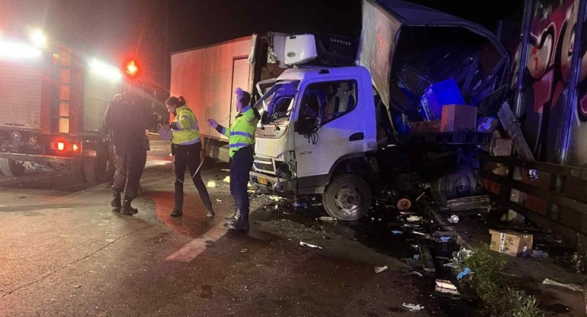 Ένας νεκρός έπειτα από σύγκρουση δύο φορτηγών στον Κηφισό