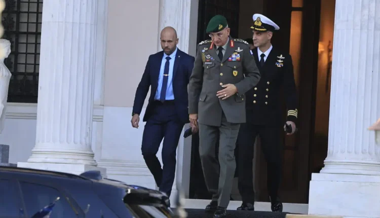 ΚΥΣΕΑ: Παρατείνεται η θητεία των αρχηγών ΓΕΣ, ΓΕΝ και ΓΕΑ