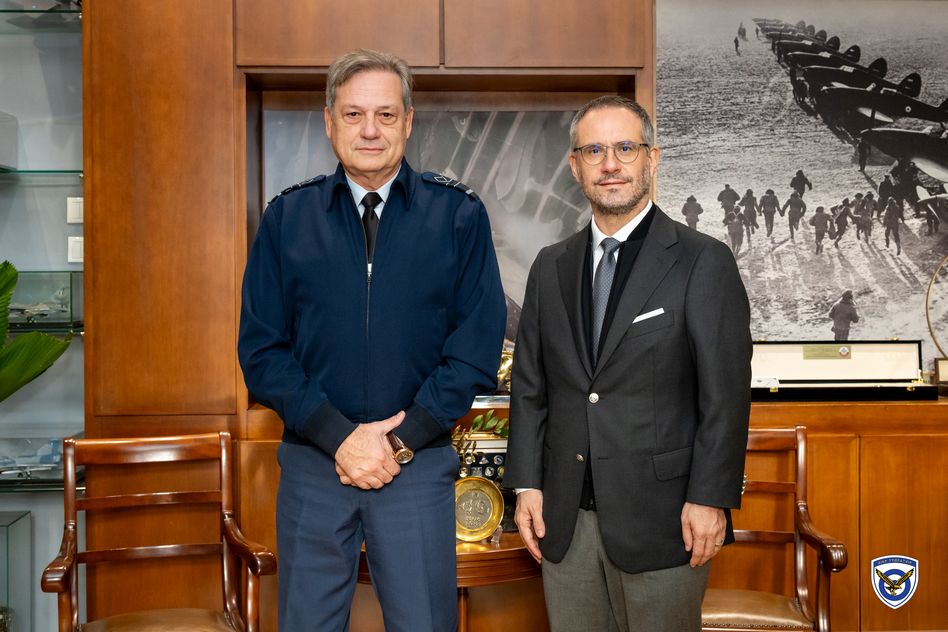 Συνάντηση Αρχηγού ΓΕΑ με τον Διευθύνοντα Σύμβουλο του ΔΕΔΔΗΕ