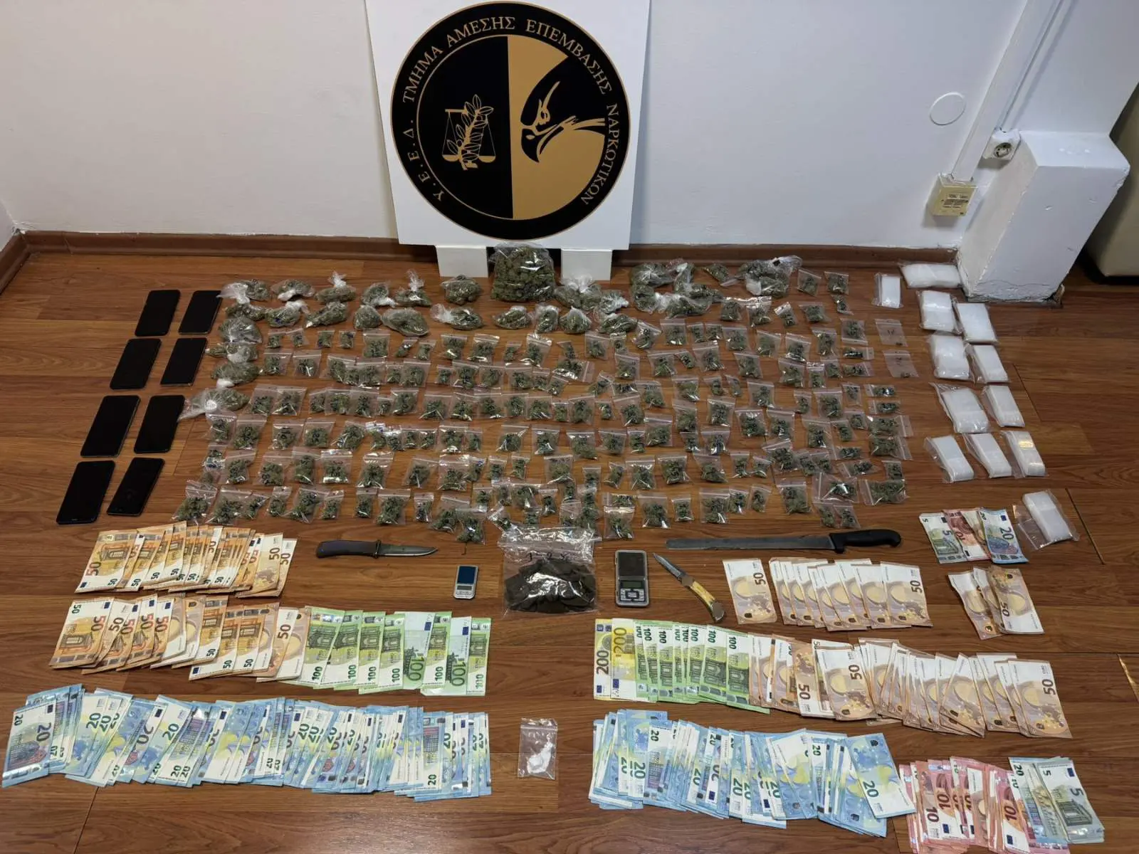 32χρονος αλλοδαπός διακινούσε ναρκωτικές ουσίες στην ευρύτερη περιοχή των Εξαρχείων (video)