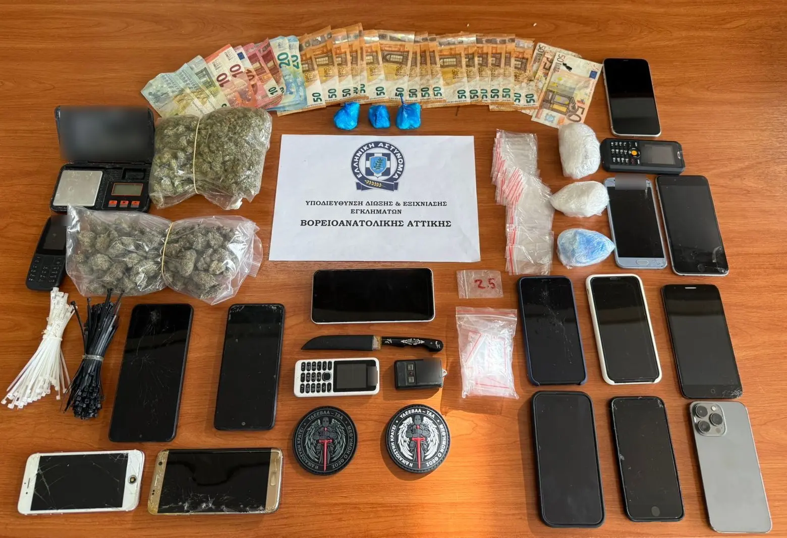 Καρέ καρέ η επιχείρηση της ΕΛΑΣ για εξάρθρωση σπείρας ναρκωτικών στην Αττική (video)