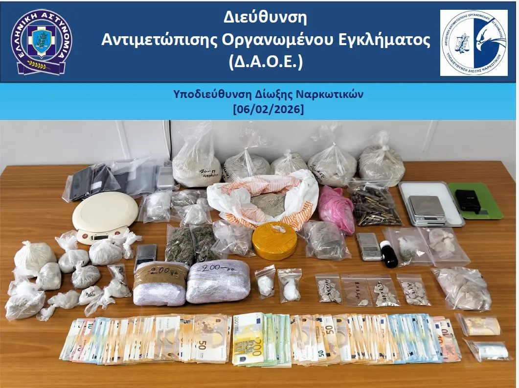 Εξαρθρώθηκε σπείρα που διακινούσε ναρκωτικά στην Αττική- Έγιναν έξι συλλήψεις (video)