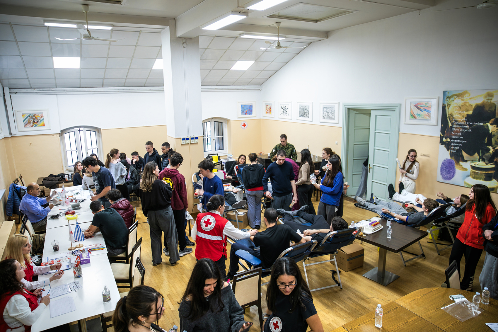 O Ε.Ε.Σ. διοργάνωσε μεγάλη εθελοντική αιμοδοσία στο Αρσάκειο Ψυχικού (video)