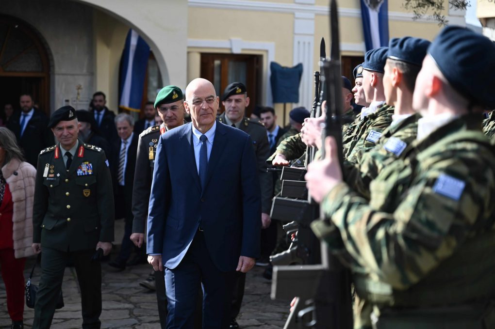 Ο Νίκος Δένδιας στα «Δ΄ Καραβαγγέλεια» – Επίσκεψη στο 15ο Σύνταγμα Πεζικού, στην Καστοριά