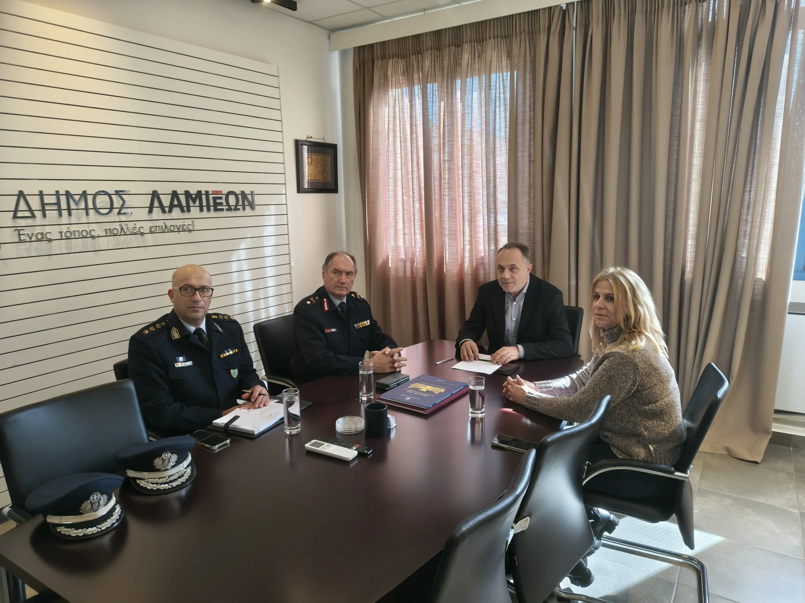 Εθιμοτυπική επίσκεψη του Γενικού Περιφερειακού Αστυνομικού Διευθυντή Στερεάς Ελλάδας, στον Δήμαρχο Λαμιέων