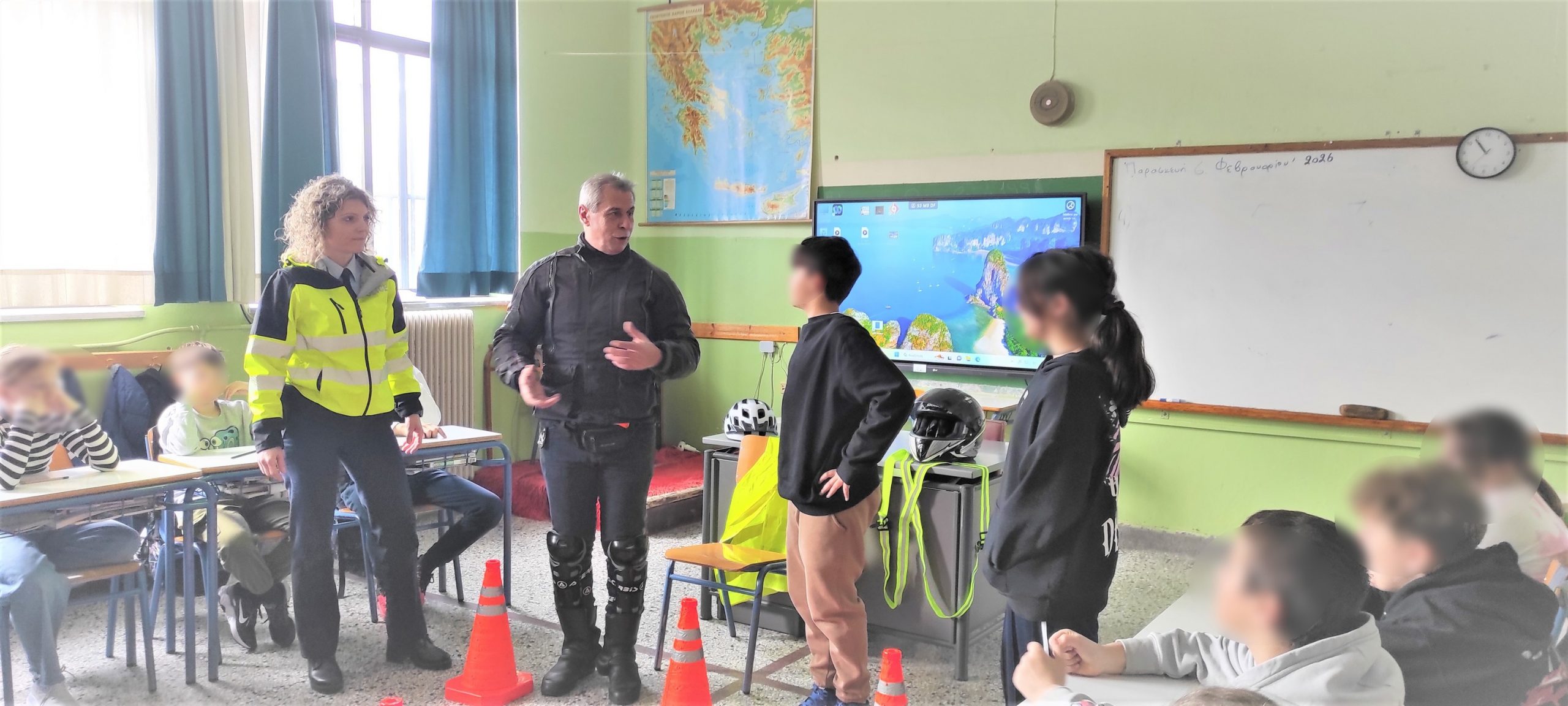 Αστυνομικοί της Τροχαίας Κομοτηνής συνάντησαν μαθητές του 1ου Δημοτικού Σχολείου Κομοτηνής