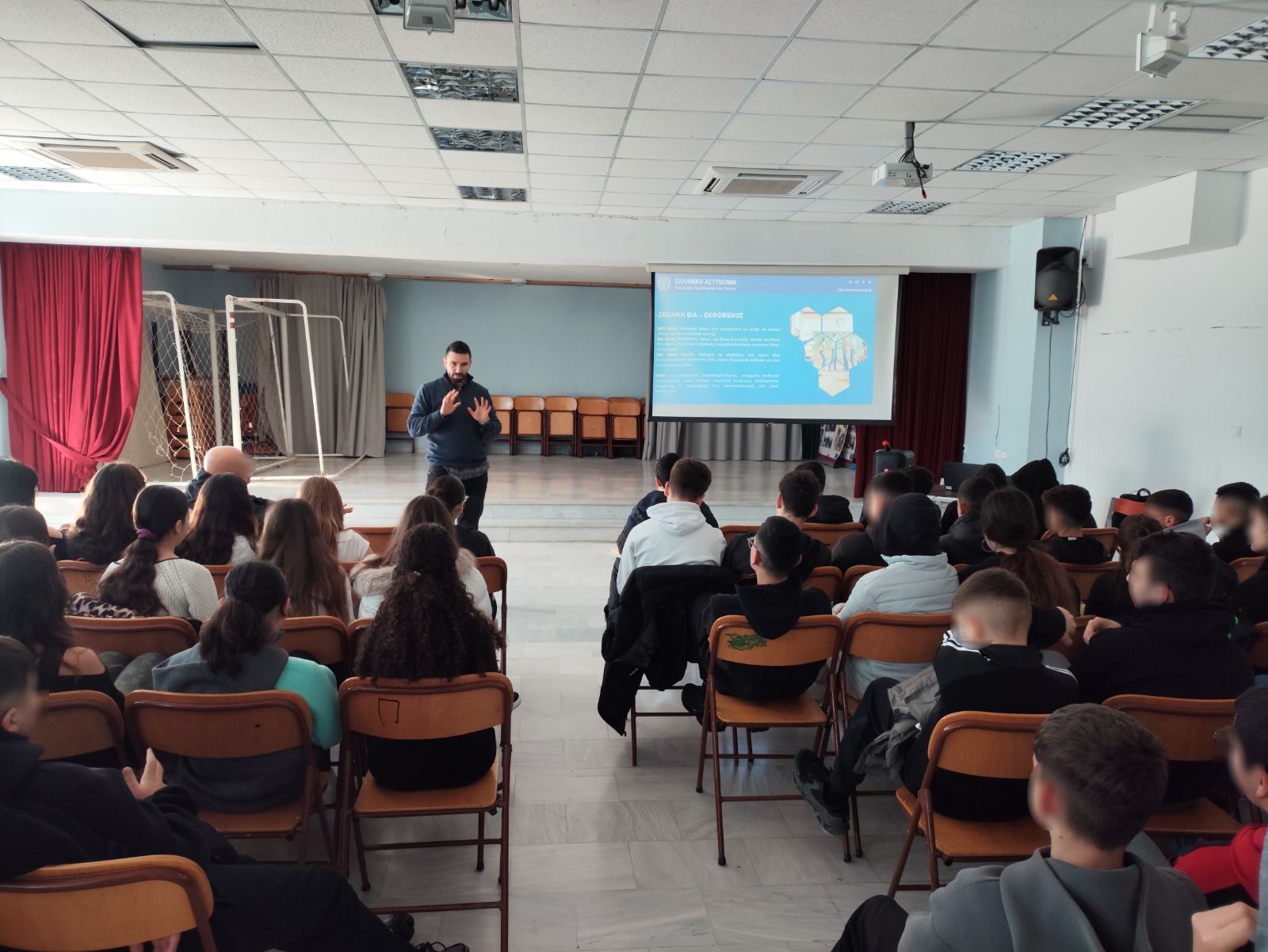 Συνεχίζεται η ενημέρωση των μαθητών και σε σχολεία του Ηρακλείου για την πρόληψη παραβατικότητας ανηλίκων