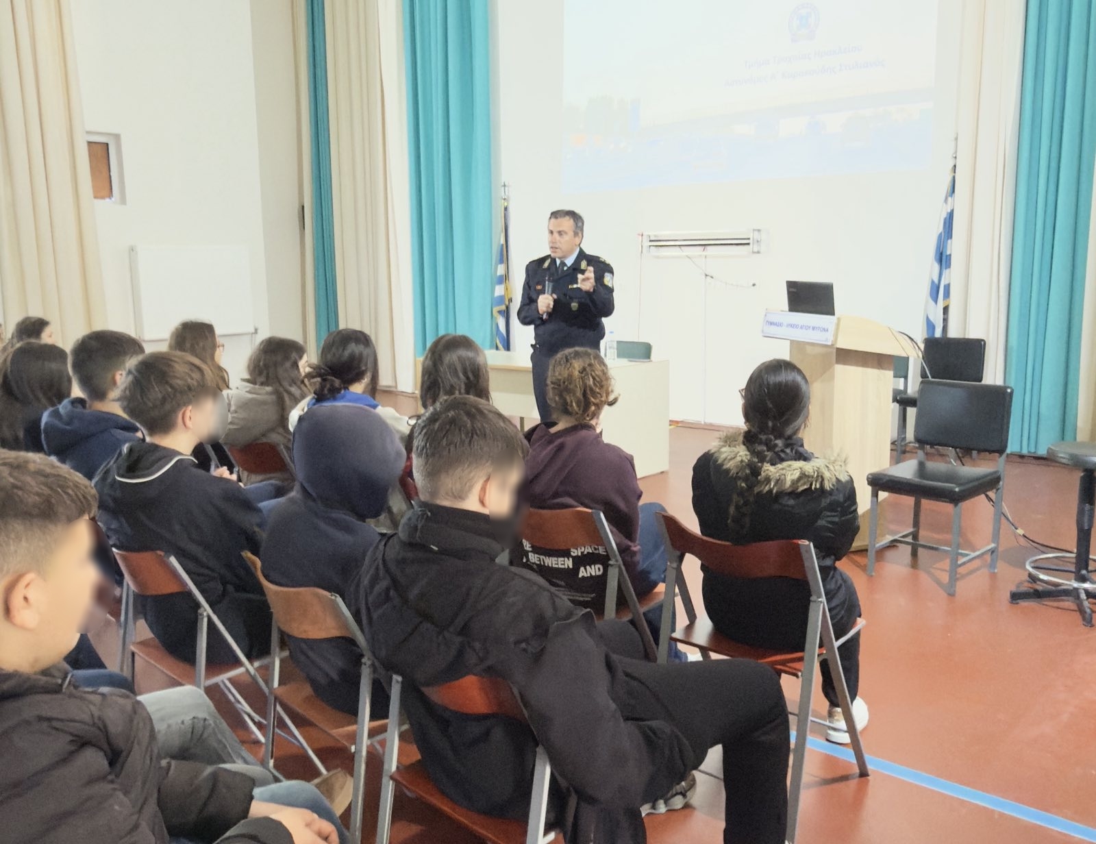 Διαλέξεις για θέματα κυκλοφοριακής αγωγής από το Τμήμα Τροχαίας Ηρακλείου στο Γυμνάσιο και Λύκειο Αγίου Μύρωνα