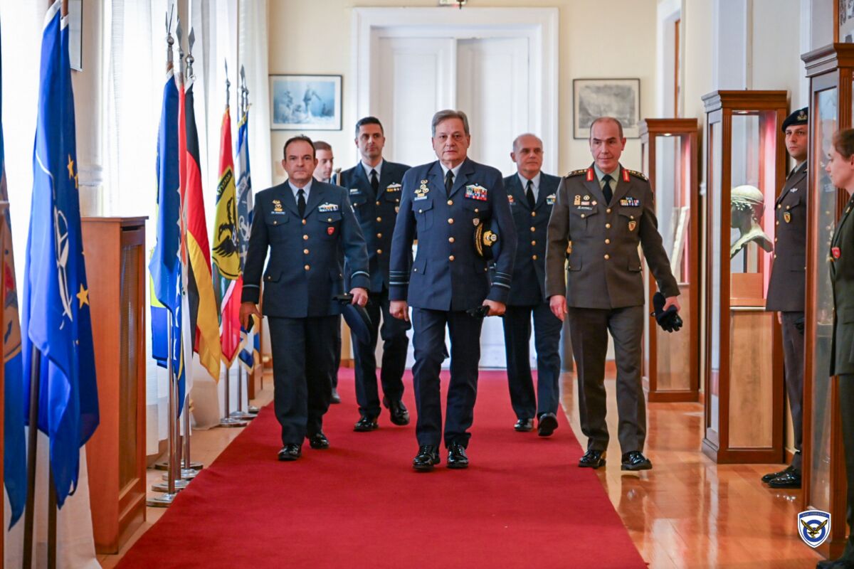 Επίσκεψη Αρχηγού ΓΕΑ στη ΣΕΘΑ